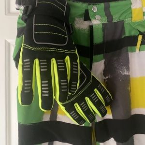 Youth Snowboard / Ski Pants PLUS Gloves⛷ ❄️